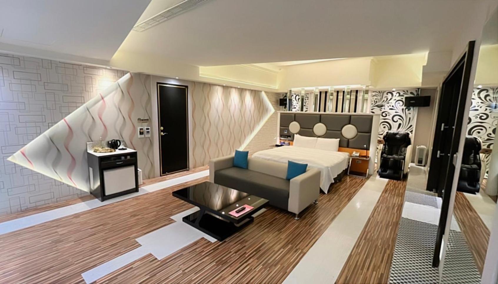Soho Motel Taoyuan Extérieur photo